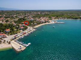 Apartments and rooms by the sea Vrsi - Mulo, Zadar - 5848, guest house in Vrsi