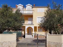 Apartments with parking space Vrsi - Mulo, Zadar - 5796, hotel i Vrsi