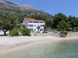 Apartments by the sea Kuciste - Perna, Peljesac - 4545, appartamento a Kučište