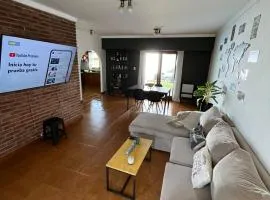 Casa con pileta cochera y quincho 1300m de la playa