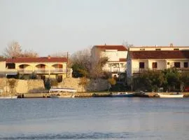 Apartments and rooms with parking space Nin, Zadar - 5805