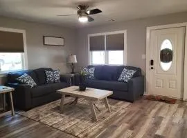 Kiki's Remodeled home! Close to Downtown!