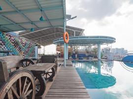 RedDoorz Premium near Bandung Station, hotel v destinaci Bandung