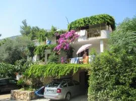 Apartments by the sea Ivan Dolac, Hvar - 4584