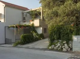 Apartments with parking spaces Zuljana, Peljesac - 4573