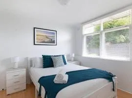 Belle Retreat by the River & Ocean Pet Friendly
