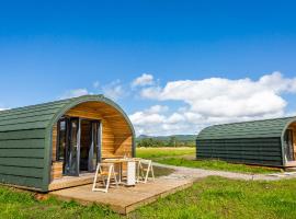 Kings Caves Glamping, cheap hotel in Torbeg