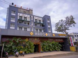 Hotel Hangout, hotel na may parking sa Pune