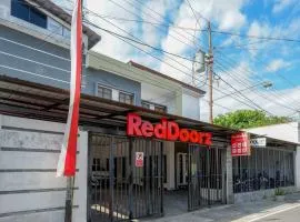 RedDoorz @ Kratonan Solo