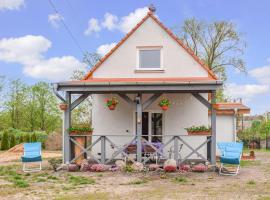 Nice Home In Nowe Warpno With Kitchen, cottage in Nowe Warpno