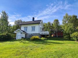 Cabin magic on Senja, atmosphere like a fairytale, chalet i Botnhamn