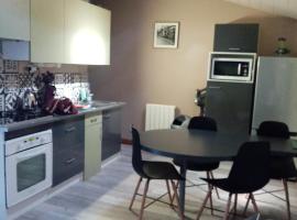 Appartement terrasse +parking, cheap hotel in Vieille-Brioude