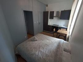 Studio cosy - Hypercentre - 20 min to Paris, hotel in Maisons-Laffitte