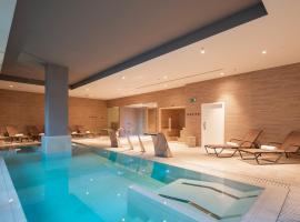 Attica21 Vigo 4 Superior, hotel met hottubs in Vigo