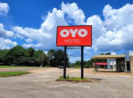 OYO Hotel Holly Springs MS, готель з парковкою у місті Holly Springs