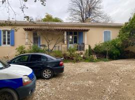 feuillade ancien, quarto em acomodação popular em Nîmes