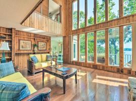 Quaint Lake Norman Home with Boat Dock and Grill!, holiday rental in Sherrills Ford