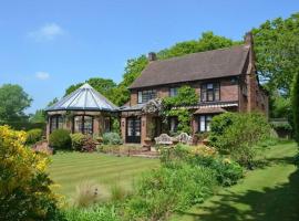 Holmans NEW FOREST, pet-friendly hotel in Burley