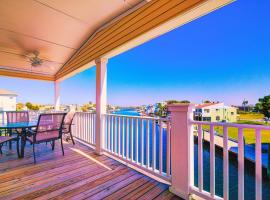 Gulf Sunset View on Deep Water Canal minutes from Weeki Wachee Springs – hotel w mieście Hernando Beach