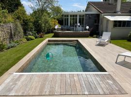Maison familiale- jardin & piscine-600m plage, aluguel de temporada em Saint-Palais-sur-Mer