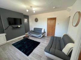Cosy, Modern Home Near BHX, NEC and City Centre, holiday home in Birmingham