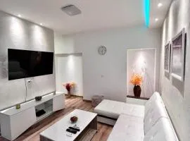 Hugolina LUX