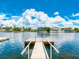 Direct gulf access with boat dock minutes from Weechi Wachee, villa Hernando Beachben