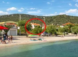 Apartments by the sea Vinisce, Trogir - 6015