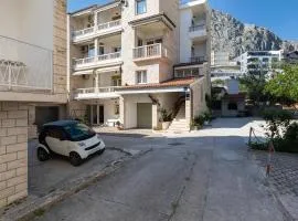 Apartments by the sea Duce, Omis - 5973