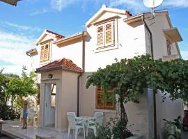 Apartments with parking spaces Supetar, Brac - 6037