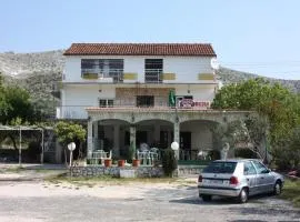 Apartments with parking space Grebastica, Sibenik - 6103