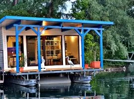 Hausboat "Život na vode"