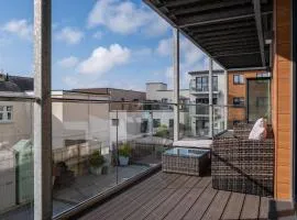 6 Challacombe - Luxury Apartment at Byron Woolacombe, only 4 minute walk to Woolacombe Beach!