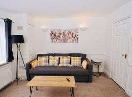 Spacious 1 Bed Flat in Central Slough, pet-friendly hotel in Slough