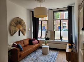 Characteristic ground floor apartment with box bed, apartment in Groningen