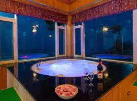 Villa Woodside Meadows by VEO - Valley view 3BR house with Jacuzzi, Bonfire, BBQ, Lawn in Kasauli