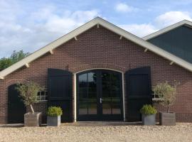 Gastenverblijf op de Prins Hendrik Hoeve in Buren, hotel a Buren