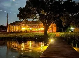 Lake Hamilton III - Heated Pool & Backyard Oasis ~ Kayaks ~ Lake Access ~ Theater ~ EV Charger