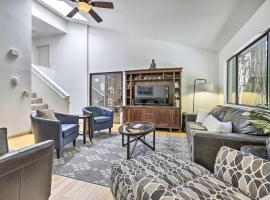 Tranquil Guerneville Home with Redwood Views, hotel a Guerneville