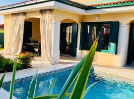 Private Villa "San Servolo House" with sea view and private pool, hotel en Buje