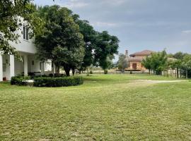 Mar nero Apartments，位于Bregvija的带停车场的酒店