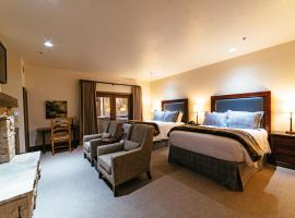 Deluxe Two Queen Room with Fireplace Hotel Room, hotelli kohteessa Park City alueella Deer Valley