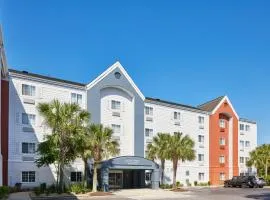 Candlewood Suites Charleston-Northwoods, an IHG Hotel