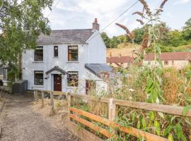 Tinmans Cottage، فندق مع موقف سيارات في Lydbrook