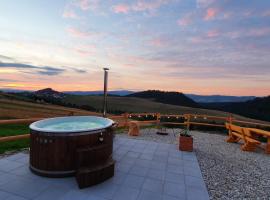 Górskie Tarasy, hotel with jacuzzis in Dursztyn