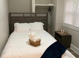 Adorable Bungalow, hotel in Indianapolis