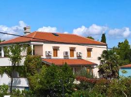 Apartments and rooms with parking space Nerezine, Losinj - 8049, guest house in Nerezine