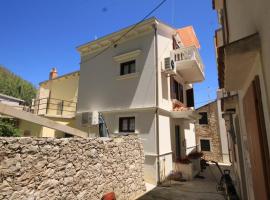 Apartments with WiFi Susak, Losinj - 8047, hotel in Susak
