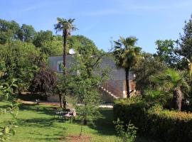 Apartments with parking space Lovran, Opatija - 7713, hotel in Lovran