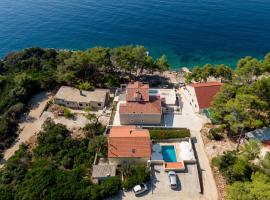 Seaside family friendly house with a swimming pool Brna - Vinacac, Korcula - 9266, villa in Prizba